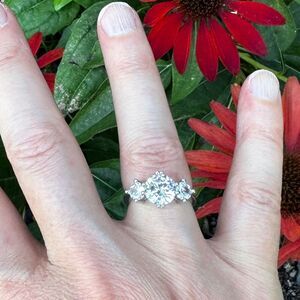 NWB Sz 5.75 Pretty Bird White Gold Plated Three Stone CZ Ring Sparkly Round Cut